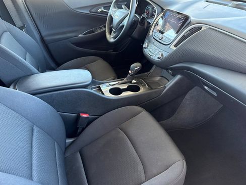 Used 2025 Chevrolet Malibu RS FWD image 23