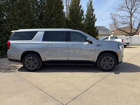 New 2026 GMC Yukon XL Elevation w/ Elevation Premium Package AWD/4WD image 36