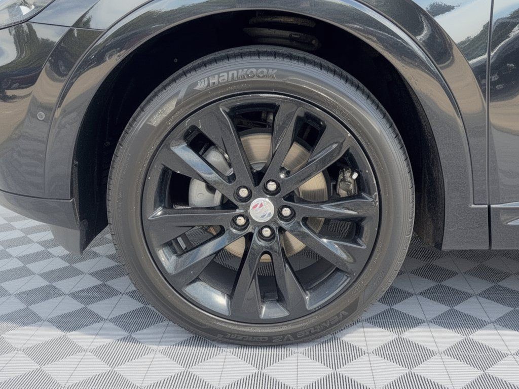 Used 2023 Buick Envision Avenir AWD/4WD image 13
