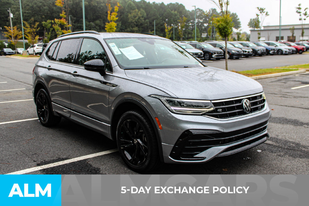 Used 2023 Volkswagen Tiguan SE R-Line AWD/4WD image 3