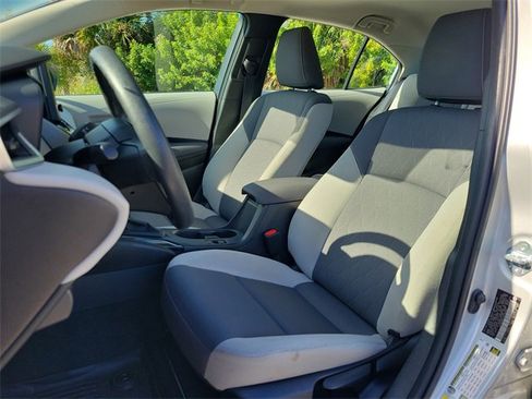Used 2024 Toyota Corolla LE image 16