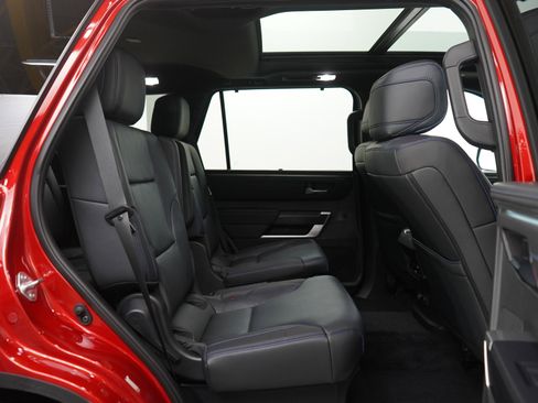 Used 2025 Toyota Sequoia Platinum image 12