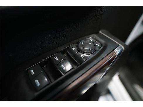 Used 2020 GMC Sierra 1500 SLT w/ SLT Premium Package RWD image 16