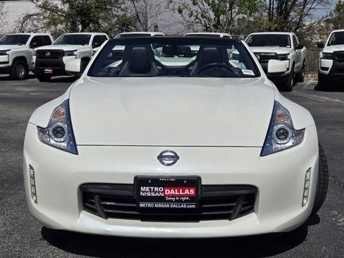 Used 2016 Nissan 370Z Touring RWD image 8