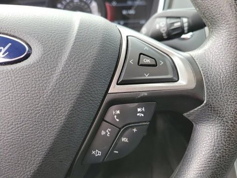 Used 2017 Ford Fusion SE w/ Fusion SE Technology Package image 17