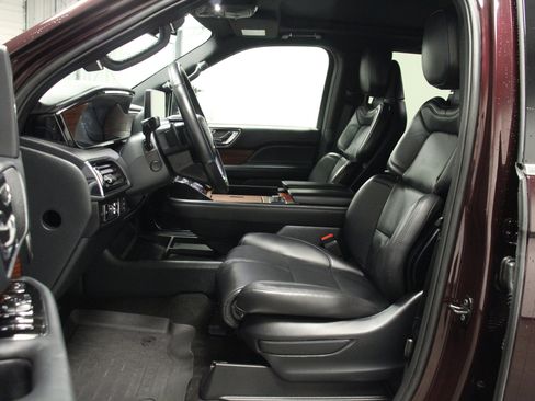 Used 2024 Lincoln Navigator Reserve image 15