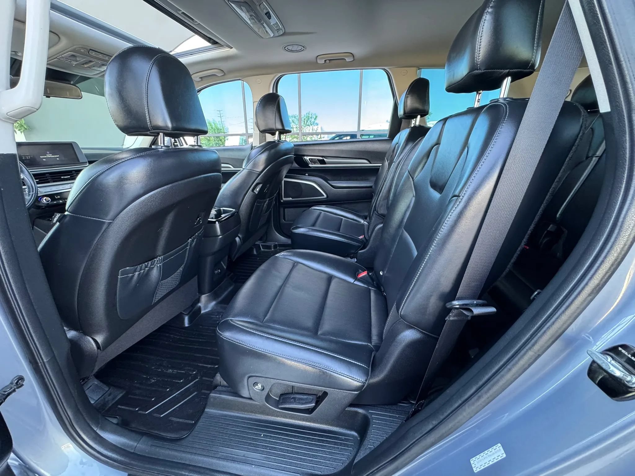 Used 2022 Kia Telluride S FWD image 5