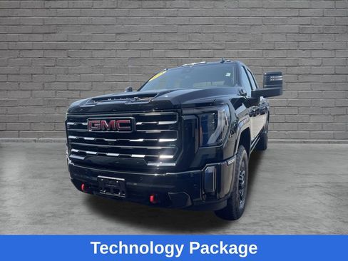 Used 2024 GMC Sierra 2500 AT4 w/ AT4 Premium Plus Package AWD/4WD image 3