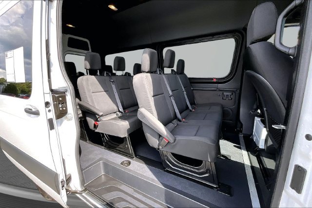Used 2025 Mercedes-Benz Sprinter 2500 image 25