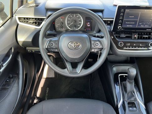 Used 2021 Toyota Corolla LE FWD image 11