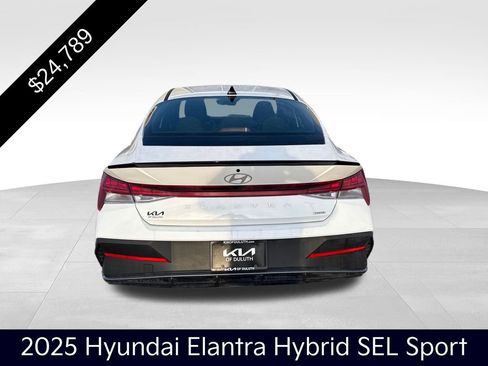Used 2025 Hyundai Elantra SEL image 4