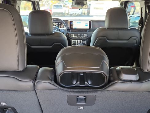 New 2026 Jeep Wrangler Unlimited Rubicon image 10