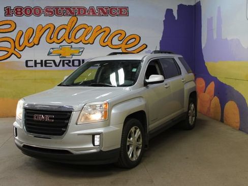 Used 2017 GMC Terrain SLE w/ Driver Alert Package I AWD/4WD image 5