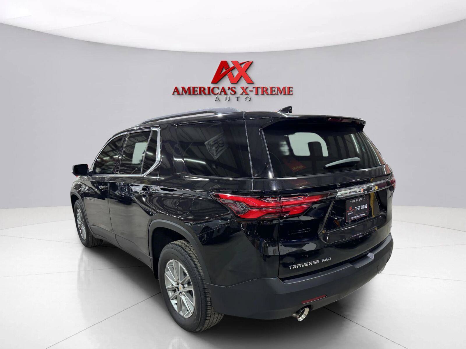 Used 2023 Chevrolet Traverse LT AWD/4WD image 4