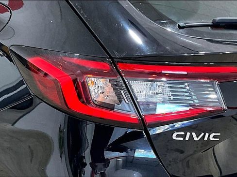 Used 2023 Honda Civic Sport image 28