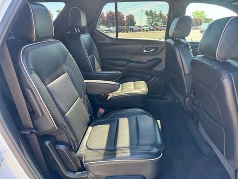 Used 2023 Chevrolet Traverse Premier AWD/4WD image 18