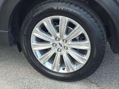 Used 2021 Ford Explorer Limited w/ Equipment Group 301A RWD image 11