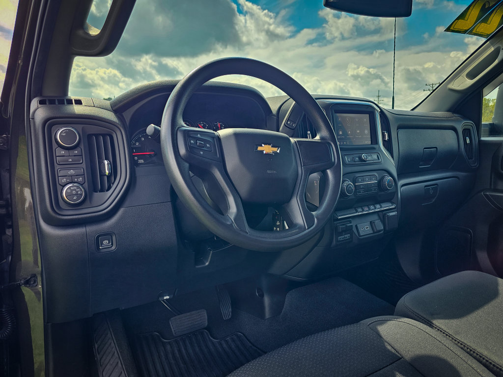 Used 2022 Chevrolet Silverado 2500 Custom w/ Custom Value Package AWD/4WD image 15