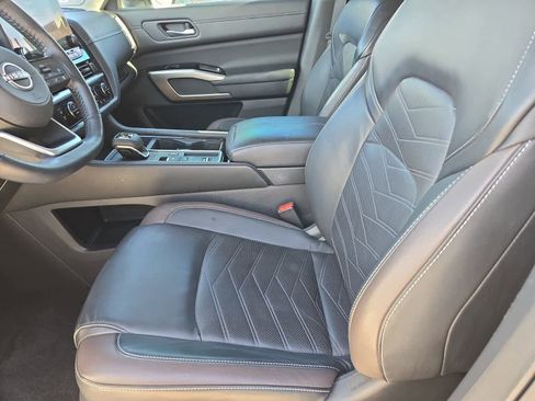 Used 2022 Nissan Pathfinder Platinum w/ Cargo Package image 15