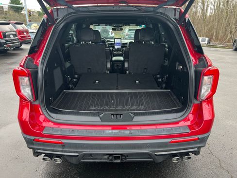 Used 2022 Ford Explorer ST w/ ST Street Pack image 7