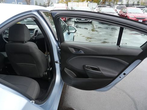Used 2017 Chevrolet Cruze LT w/ Convenience Package image 30
