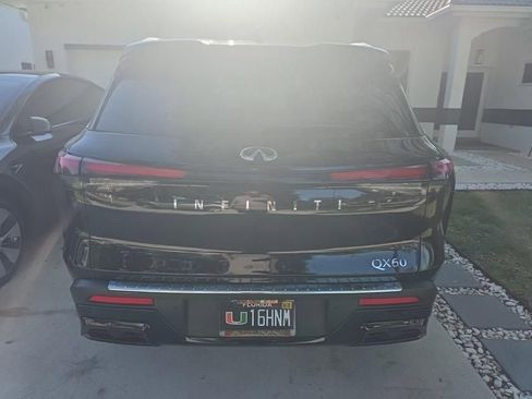 Certified 2023 INFINITI QX60 Luxe w/ Cargo Package FWD image 5