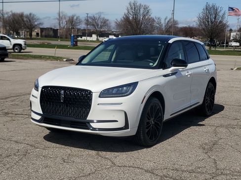 Certified 2024 Lincoln Corsair AWD w/ Equipment Group 101A image 3