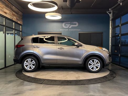 Used 2017 Kia Sportage LX AWD/4WD image 2