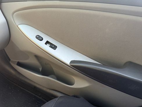Used 2016 Hyundai Accent SE FWD image 16