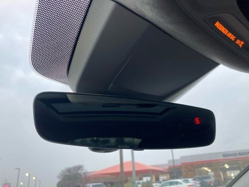 Used 2019 Audi Q8 Prestige w/ Luxury Package image 24