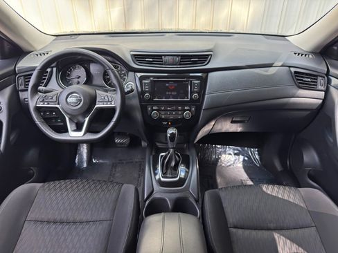 Used 2020 Nissan Rogue SV FWD image 11