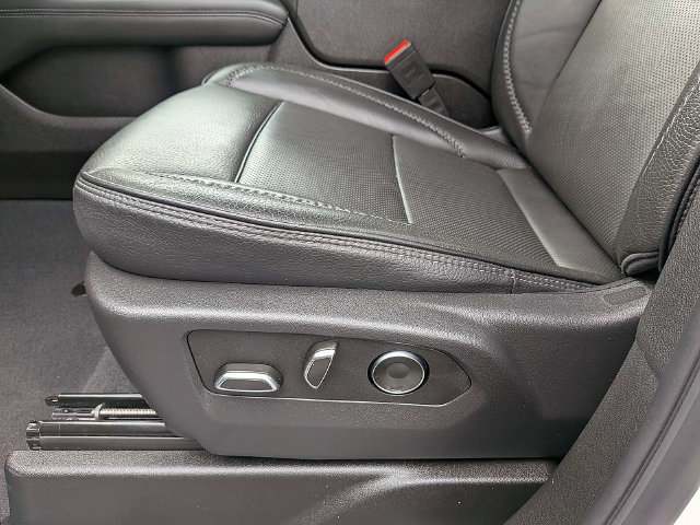 Used 2025 GMC Yukon XL Denali AWD/4WD image 21