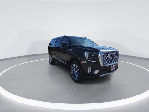 Used 2023 GMC Yukon XL Denali AWD/4WD image 5