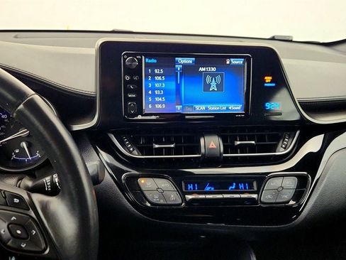 Used 2018 Toyota C-HR XLE image 17