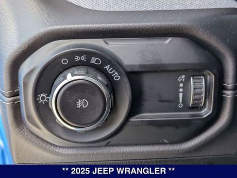 New 2025 Jeep Wrangler Unlimited Sahara w/ Technology Group AWD/4WD image 16