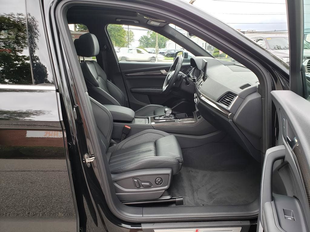 Used 2023 Audi SQ5 Prestige w/ Prestige Package AWD/4WD image 17