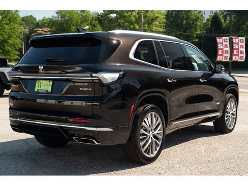 Used 2025 Buick Enclave Avenir w/ Super Cruise Package FWD image 8