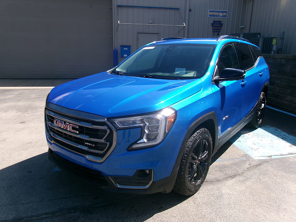 Used 2024 GMC Terrain AT4 w/ Infotainment Package II AWD/4WD image 1