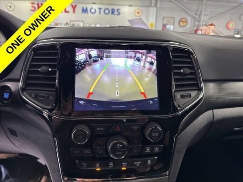 Used 2020 Jeep Grand Cherokee Laredo w/ Laredo X Package AWD/4WD image 19