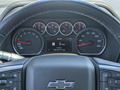 Used 2021 Chevrolet Tahoe Z71 w/ Luxury Package AWD/4WD image 21