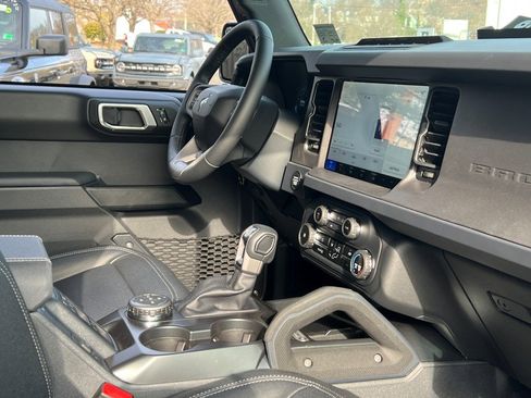 New 2025 Ford Bronco Badlands w/ Sasquatch Package image 6