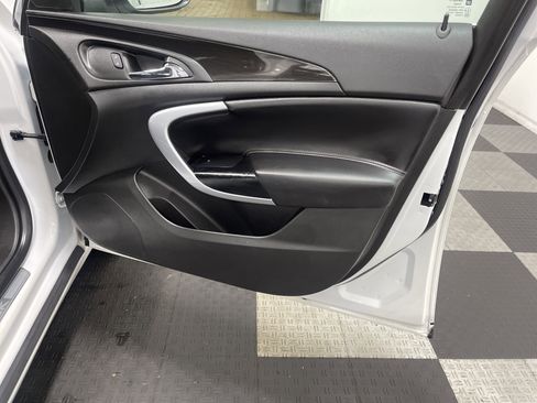 Used 2017 Buick Regal Sport Touring image 23