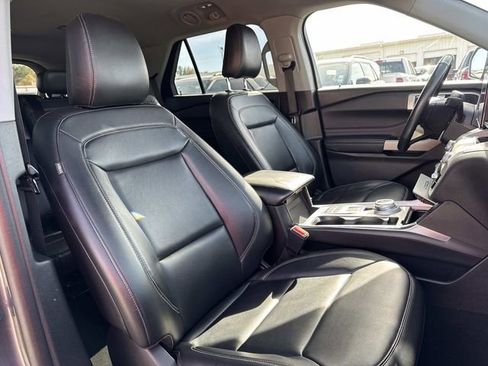Used 2023 Ford Explorer XLT w/ Equipment Group 202A image 11