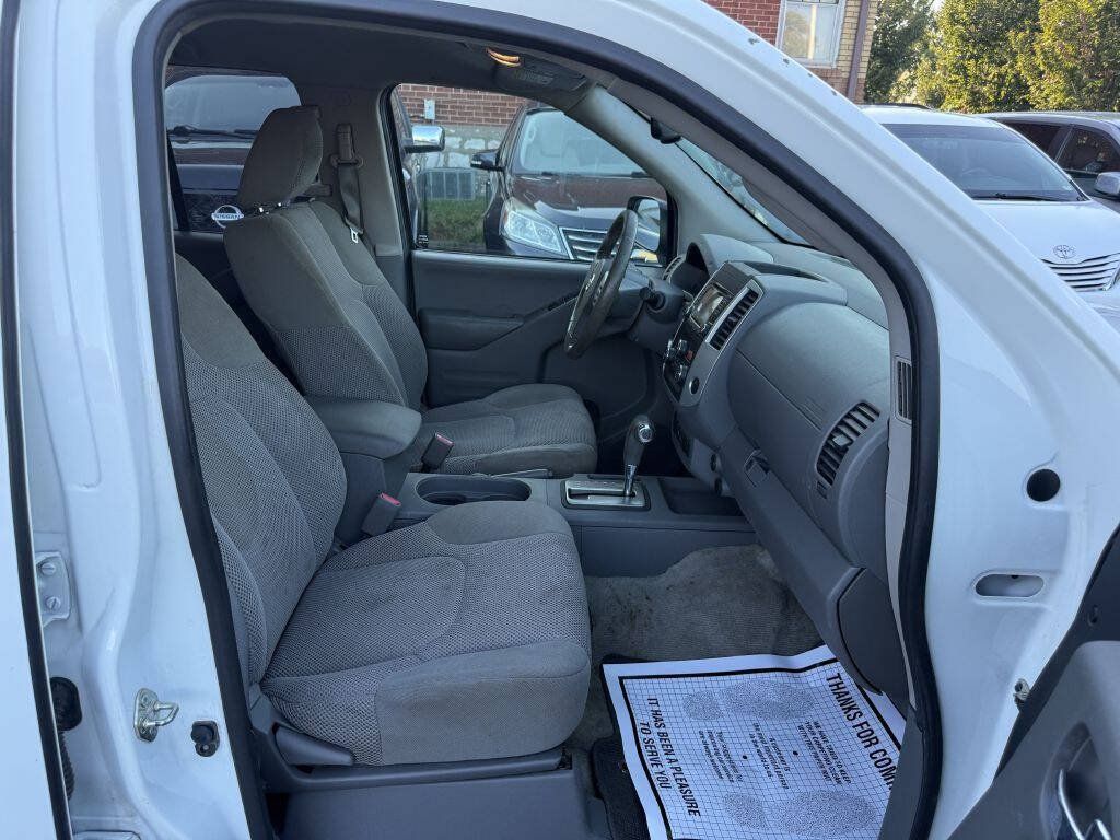 Used 2017 Nissan Frontier SV w/ SV Value Truck Package RWD image 23