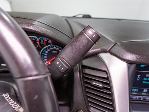 Used 2019 GMC Yukon XL SLT AWD/4WD image 25