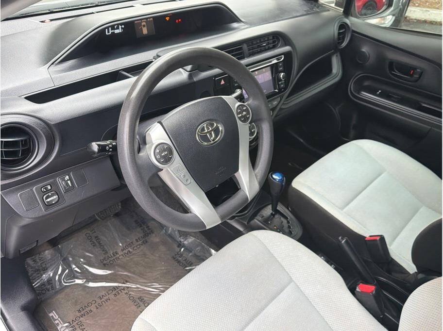 Used 2016 Toyota Prius C One FWD image 8