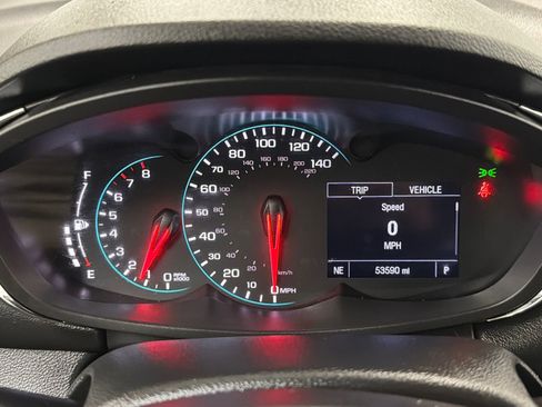 Used 2020 Chevrolet Trax LT w/ LT Convenience Package AWD/4WD image 21