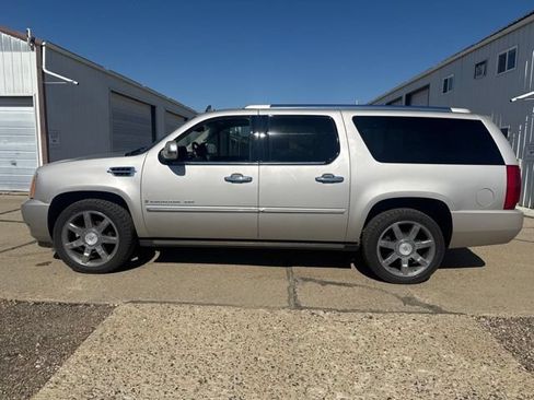 Used 2008 Cadillac Escalade ESV AWD image 9