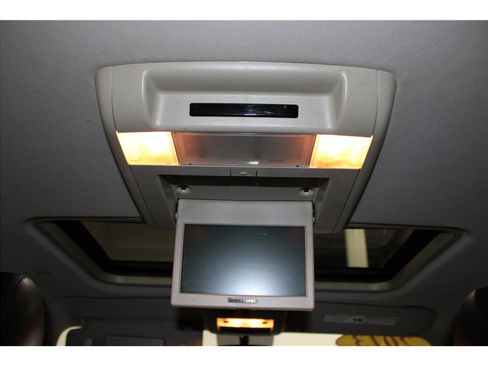 Used 2013 Chevrolet Tahoe LTZ image 18