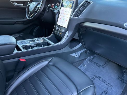 Used 2024 Ford Edge SEL image 18